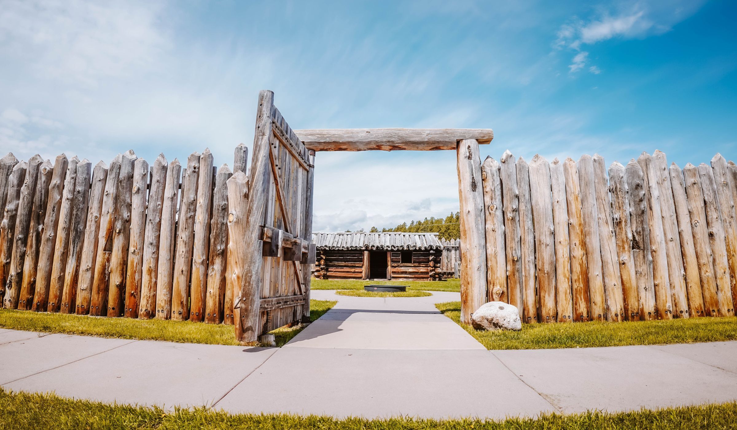 Fence and entrance into Gordon Stockade Allie