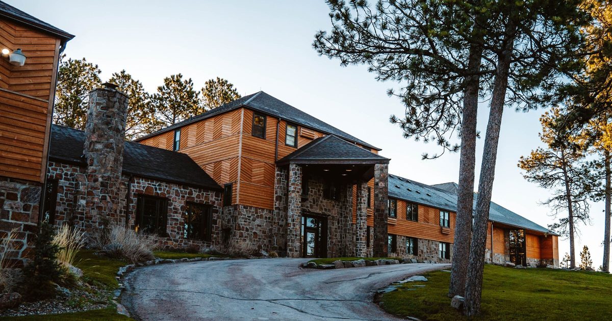 Sylvan Lake Lodge